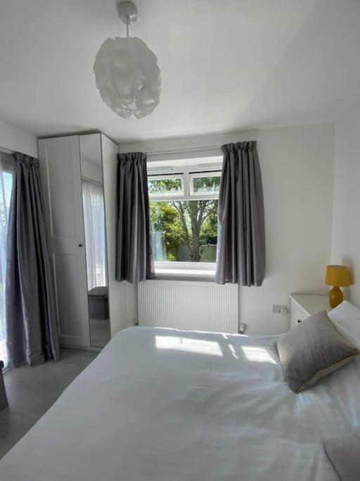 Dingley Dell - Superb Location For Truro In Private Accommodation Perranwell 外观 照片
